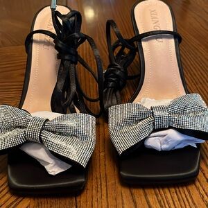 XIANGZU LACE UP STRAPPY HEELED. SHOES. NWT. SIZE 7 1/2.